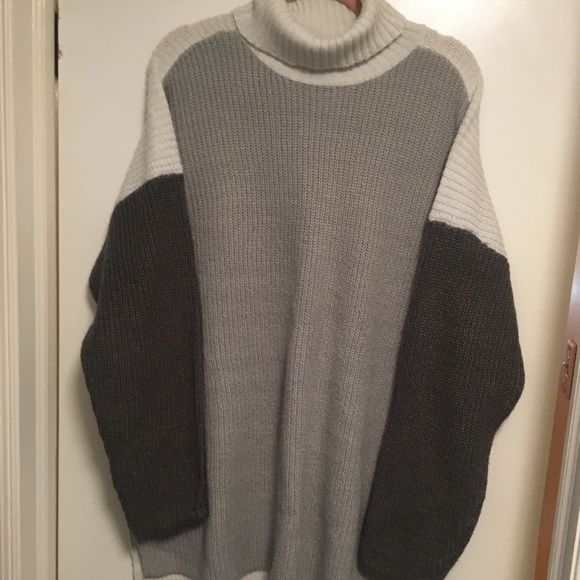 Lane Bryant Sweaters - Lane Bryant Color Block Tunic Long Sleeve Turtleneck Sweater